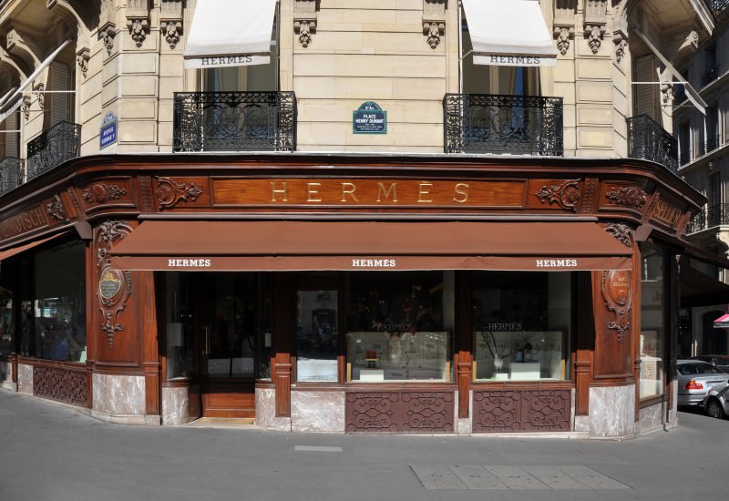 Hermès_Store,_Avenue_George_V,_Paris_8e_003